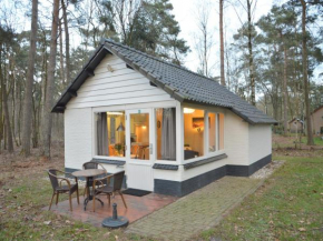 Completely detached bungalow in a nature filled park by a large fen